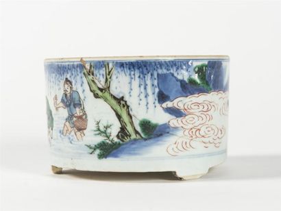 null CHINE Cache pot en porcelaine à décor de scène de pèche
Fèle 
H : 10 cm, D :...