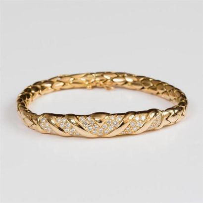 null Bracelet en or jaune (750) 18K maille palmier avec motif rigide de torsades...