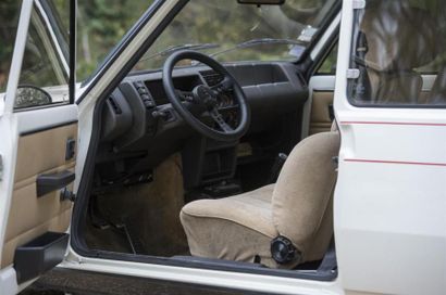 null RENAULT 5 ALPINE TURBO, 
1982, 
 118 000 km.
Blanche, bandes rouges, véhicule...