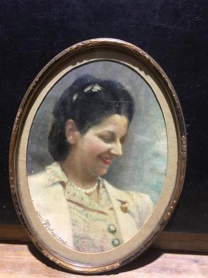 null Léonie MICHAUD (1873 - ?)
Portrait de femme
Huile sur toile marouflée sur carton
Signé...