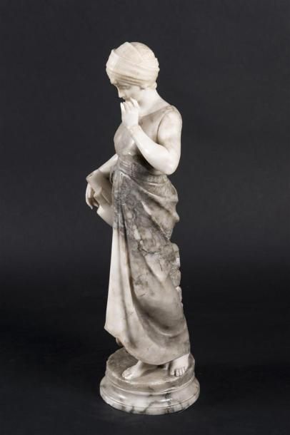 null Gugliermo PUGI (1850-1915)
Rebecca à la fontaine, sujet en marbre de Carrare...