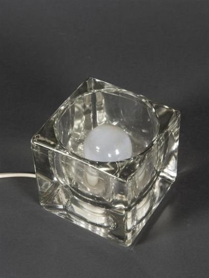 null PEILL & PUTZLER
Lampe veilleuse en verre transparent et dépoli modèle Ice Cube
Edition...