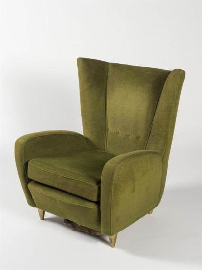 null PAOLO BUFFA (1903-1970)
Grand fauteuil à piétement conique en bronze doré, assise...