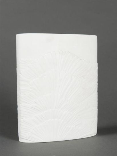 null STUDIO ROSENTHAL
Vase modele Landscape en porcelaine biscuité.

H: 23 cm - L:...