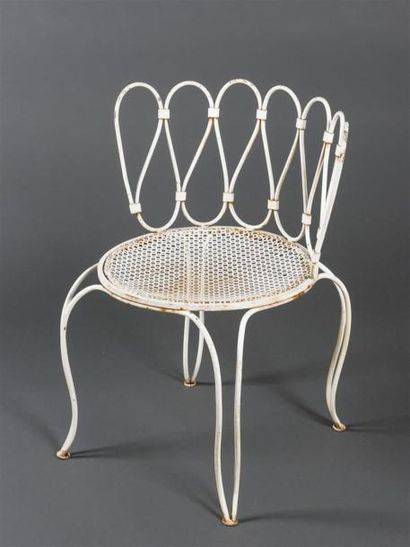 null RENÉ PROU (1889-1947) Dans le goût de 
Suite de trois chaises basses en fer...
