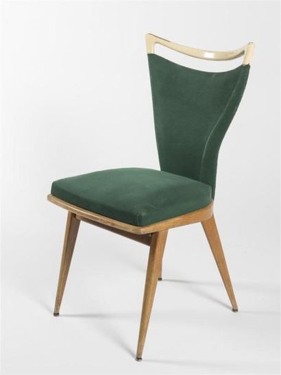 null TRAVAIL ITALIEN 1950
Suite de quatre chaises à structure en acajou teinté et...