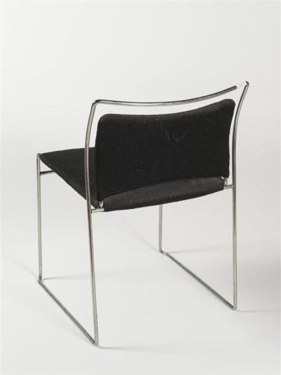 null Kazuhide TAKAHAMA (1930-2010)
Paire de chaises modèle «Tulu», structure en métal...