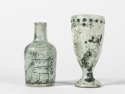 null Jacques BLIN (1920-1995)
Vase de forme cylindrique à col rétréci à décor d'animaux...