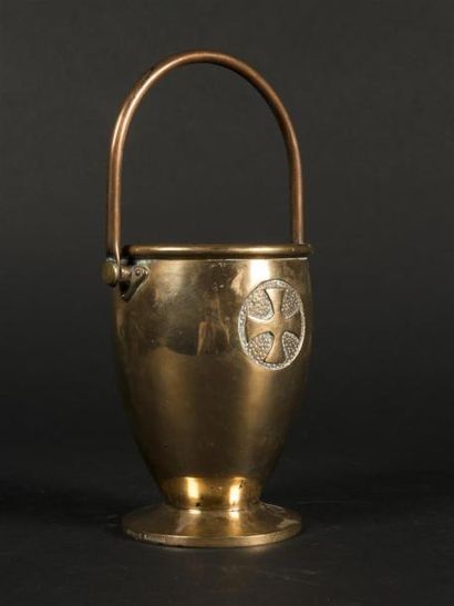 null Bénitier bronze vers 1930
Gravé : S. Delassalle
H : 16cm