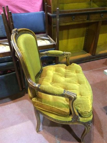 null Quatre fauteuils de style Louis XV