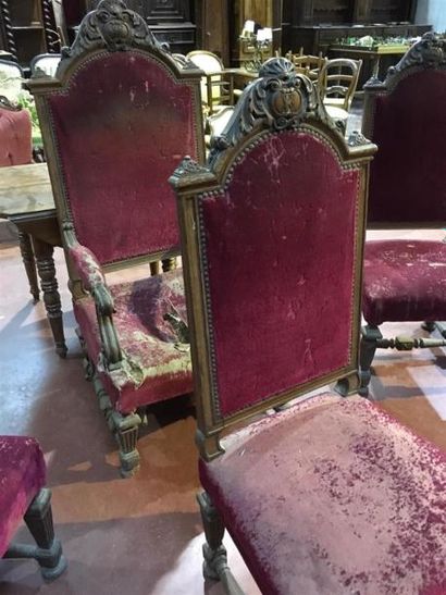 null Suite de trois chaises et un fauteuil de style Louis XIII