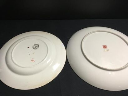 null CHine, deux plats en porcelaine 