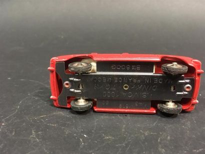 null Dinky Toys Made in France Simca 1000 
Couleur rouge
bon état