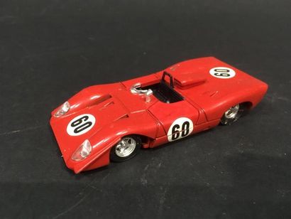 null Dinky Toys Made in France Ferrari 312 P de couleur rouge