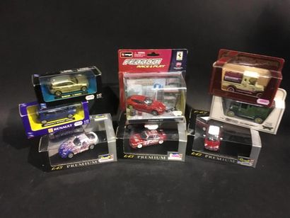 null Lot de 8 voitures 1/43
Revell, Burago, Scalextric
BMW, Ferrari, Renault, Mi...