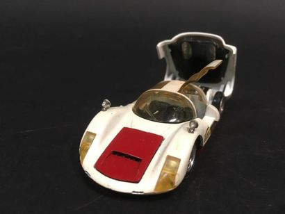 null Dinky Toys Made in France Porsche Carrera
bon état
