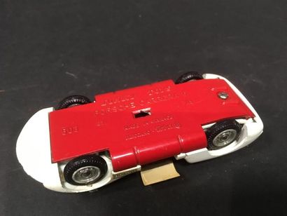 null Dinky Toys Made in France Porsche Carrera
bon état