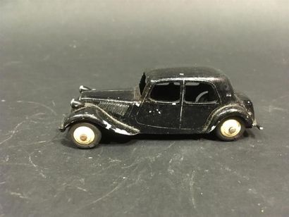 null Dinky Toys Made in France Citroën 11BL 24 N
Couleur noire
Etat moyen