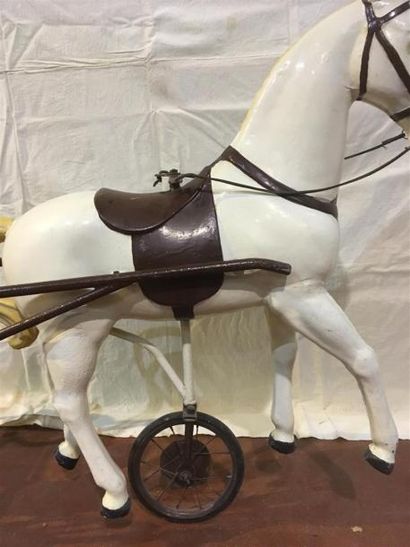 null cheval à pédales Sulki
En métal peint
Bon état
L: 130 cm