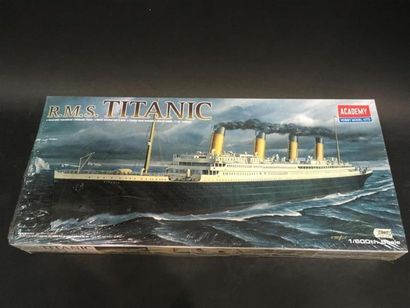 null ACADEMY HOBBY MODEL KIDS maquette Titanic echelle 1/600
Neuf en boite