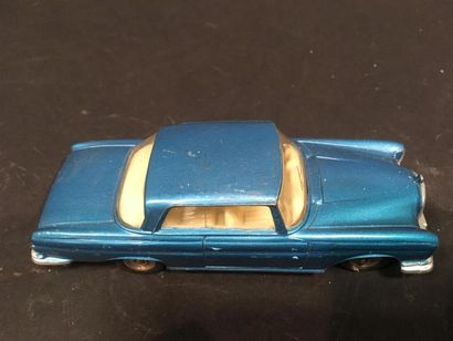 null Dinky Toys Made in France Mercedes Benz 300 SE
Couleur bleu métallisé
Etat ...