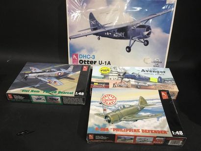 null Lot 4 maquettes d'avion 1/48
DHC 3