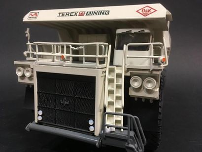 null TEREX mine Truck MT4400 échelle 1/50
L: 30 cm
bon état