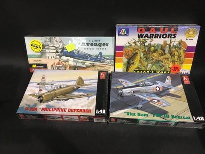 null Lot 3 maquettes d'avion 1/48 et une maquette de soldats