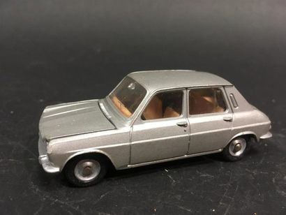null Dinky Toys Made in France Simca 1100 
Couleur gris métallisé
bon état