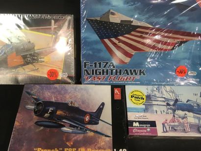 null Lot de 5 maquettes d'avions et helicoptères dont un F117A Nighthawk
Neuf en...