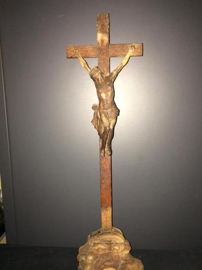 null Crucifix avec Jésus en bois 
H 1 m
