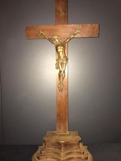 null crucifix avec Jésus 
H 1m10