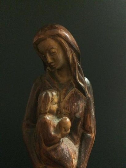 null Vierge à l'enfant en bois 
H 50 cm