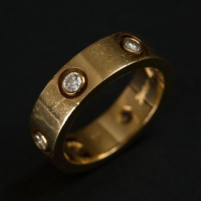 null CARTIER signé et numéroté H55017 Bague LOVE en or jaune (750) 18K sertie de...