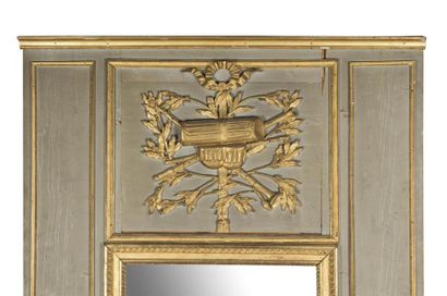 null Trumeau en bois laqué et doré 
Epoque Louis XVI
H : 212cm L : 123cm