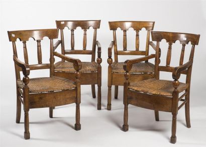 null Suite de quatre fauteuils 
Travail bressan 19ème siècle, paillés