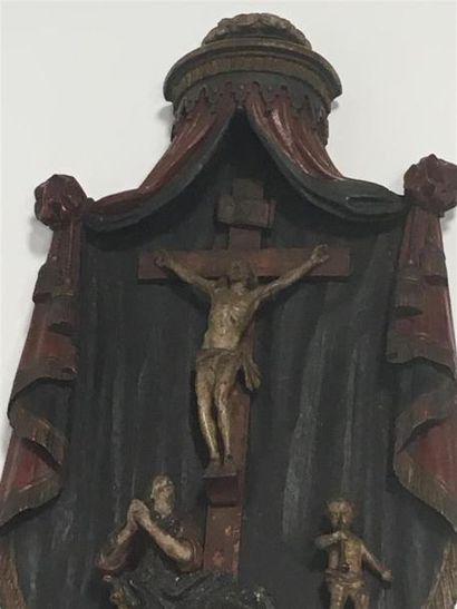 null Important groupe en relief polychrome figurant la Crucifixion 
18ème siècle
H...