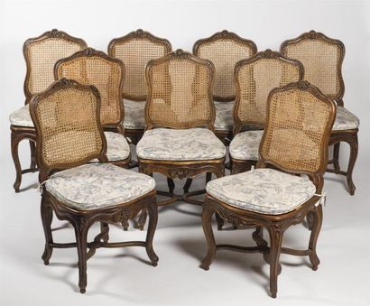 null Suite de neuf chaises à dossier droit à fond de canne
Epoque Louis XV
(fèle...