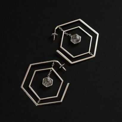 null LORENZ BAUMER PARIS Signé et numéroté n°B2920. Paire de boucles d'oreilles en...