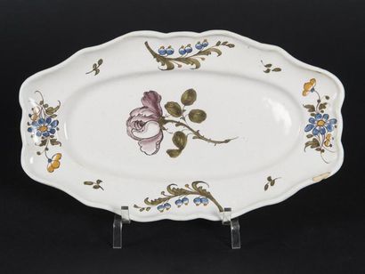 null MEILLONAS, paire de petits plats en faïence
18ème siècle 
L: 30 - P : 18 cm