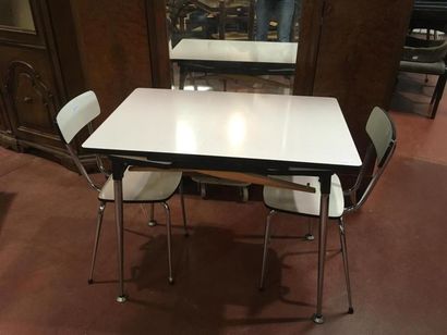 null Table en formica et deux chaises