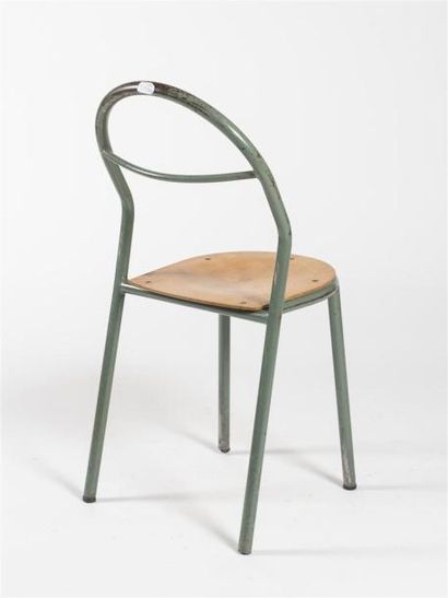 null MOBILOR 1940
Suite de cinq chaises modèle C27 à structure tubulaire en métal...