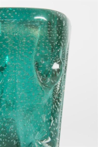 null Travail italien 1960
Vase en verre soufflé à incrustation de bulles.
H: 21,5...