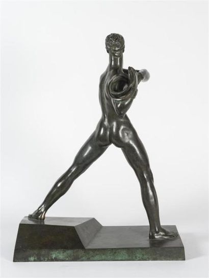 null Raymond DELAMARRE (1890-1986)
David, modèle créé en 1924 Bronze à patine verte...