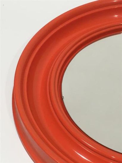 null EC MILANO 1970
Miroir à structure en plastique abs orange 
Embossé au dos de...