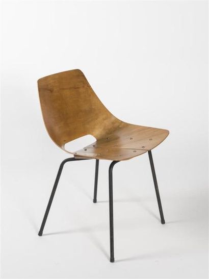 null Pierre GUARICHE (1926-1995) 
Suite de six chaises modèle "Amsterdam" dit "Tonneau",...