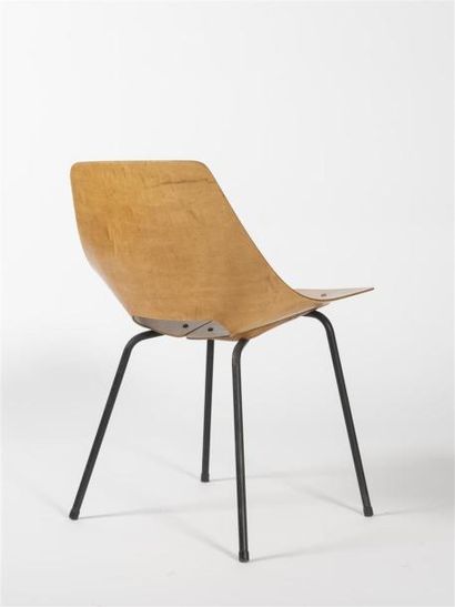 null Pierre GUARICHE (1926-1995) 
Suite de six chaises modèle "Amsterdam" dit "Tonneau",...