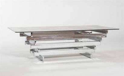 null Travail italien
Table basse à structure étagée en métal chromé.
Plateau de verre...
