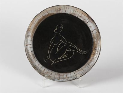 null René NEVEUX (20ème siècle)
Suite de deux assiettes en céramique émaillée à décor...