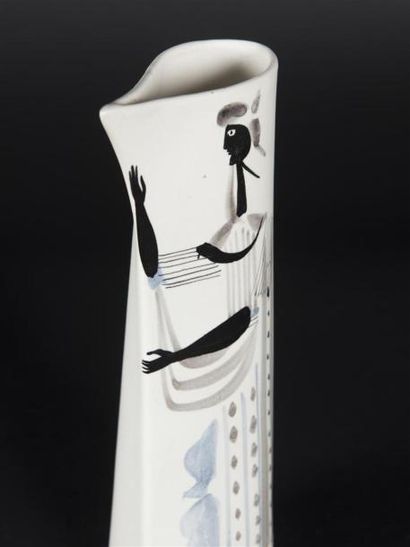 null Roger CAPRON (1922-2008)
Vase à col étranglé en céramique émaillée à décor d'un...